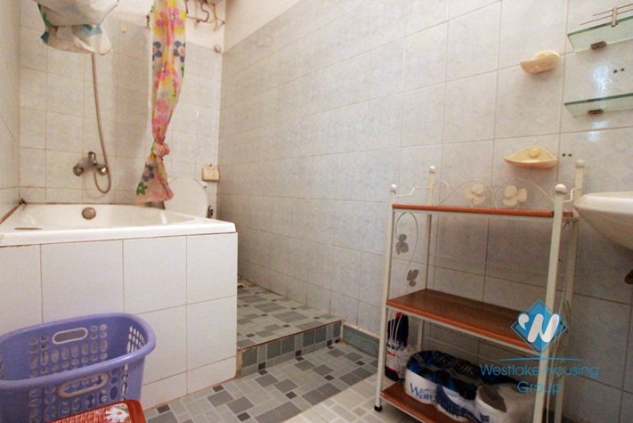 Beautiful, spacious house for rent in Nghi Tam Village, Tay Ho, Hanoi 